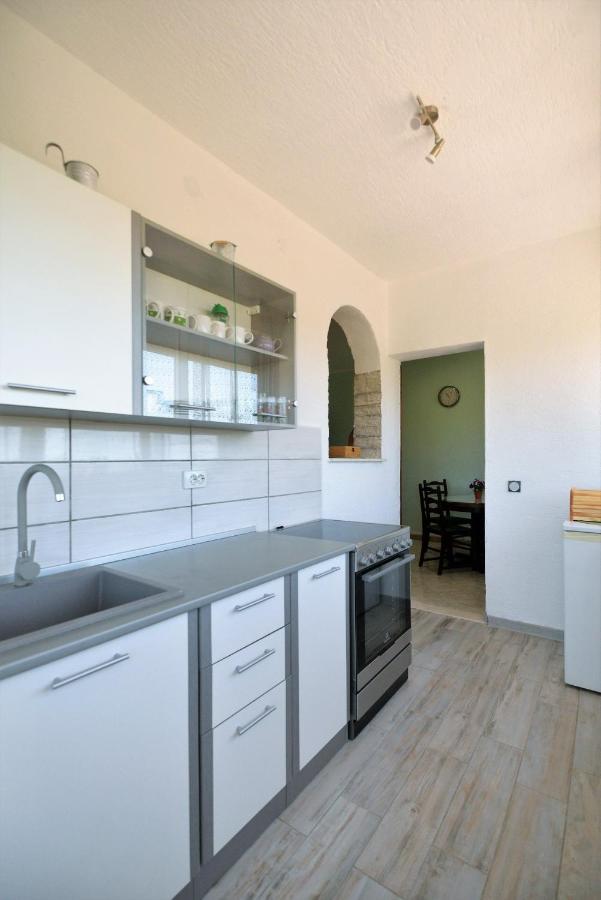 Apartment Zena Murter Buitenkant foto