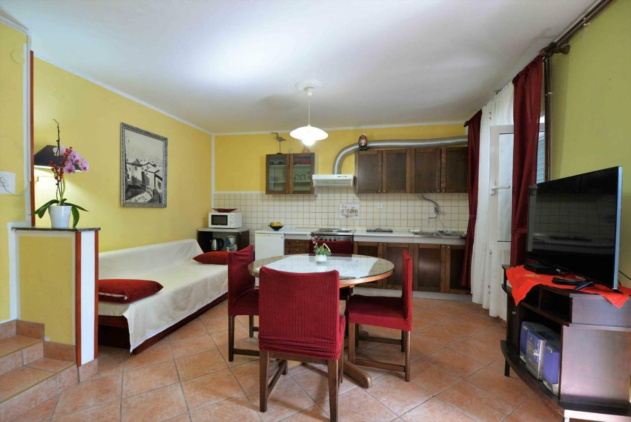 Apartment Zena Murter Buitenkant foto